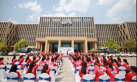 做白色的牛奶，创红色的企业，28圈乳业集团青春歌会庆祝建党100周年