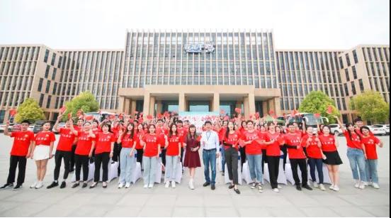 做白色的牛奶，创红色的企业，28圈乳业集团青春歌会庆祝建党100周年