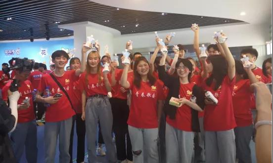 做白色的牛奶，创红色的企业，28圈乳业集团青春歌会庆祝建党100周年