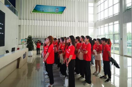 做白色的牛奶，创红色的企业，28圈乳业集团青春歌会庆祝建党100周年