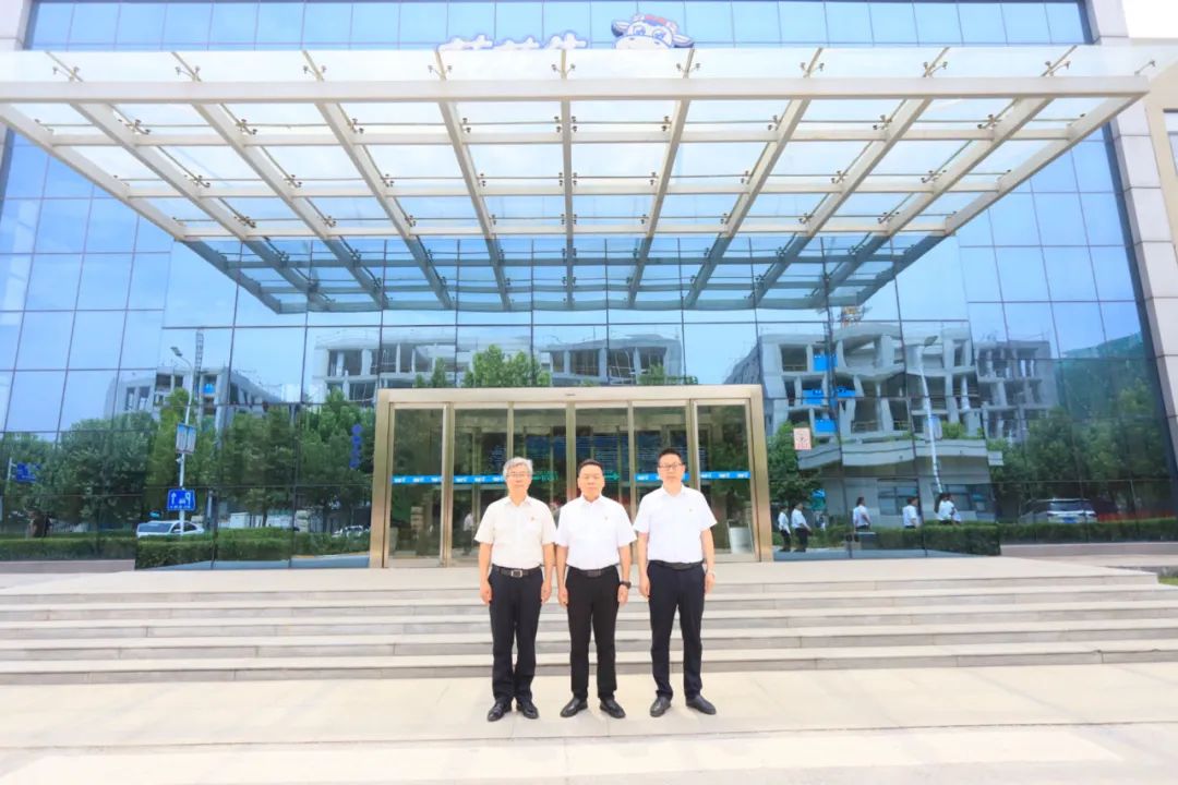 中国共产党28圈第二届委员会第二次党员大会胜利召开