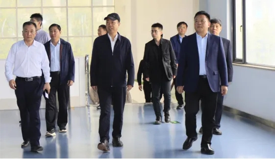 中国工程院院士任发政莅临28圈乳业集团调研指导事情