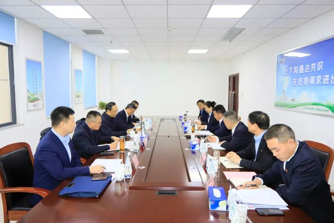 省政府国资委党委书记、、主任李涛一行到28圈乳业集团调研