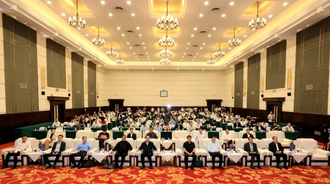 喜报｜28圈乳业集团摘得两项殊荣