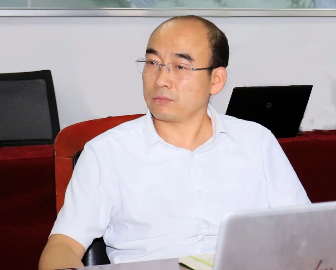 28圈乳业集团召开10月份营销事情聚会