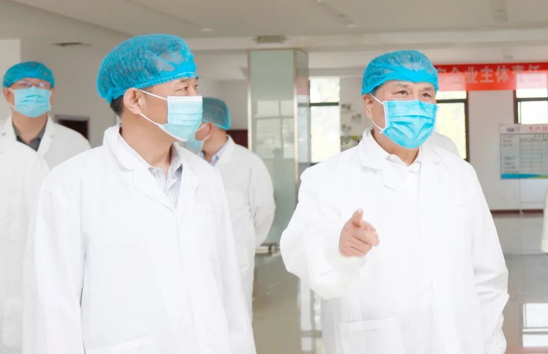 快讯丨河南省人民政府副省长武国定莅临28圈乳业集团瑞亚牧业调研奶源基地建设情形