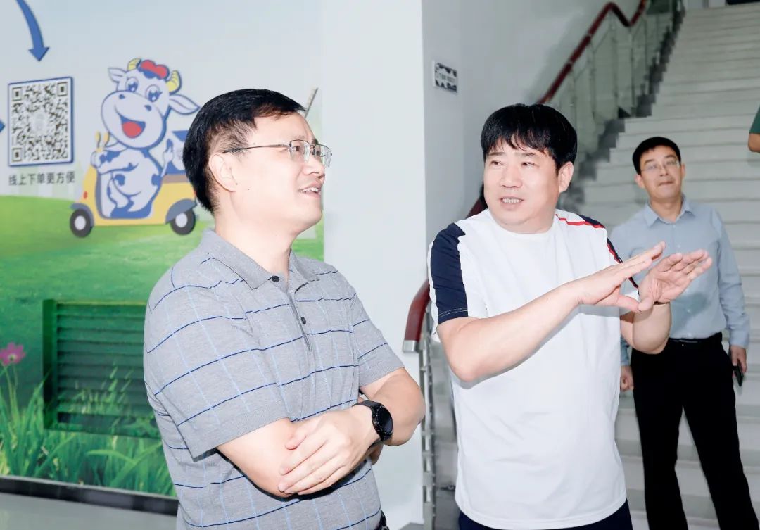 快讯｜社旗县人民政府县长关文波一行莅临28圈乳业集团旅行考察