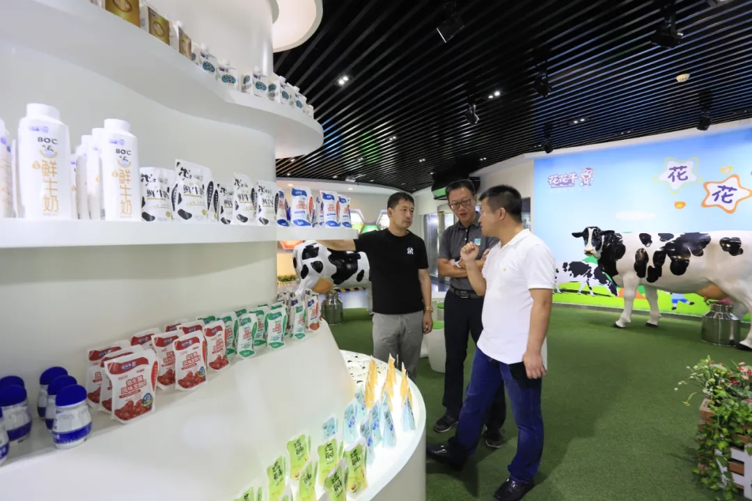 快讯 | 长江商学院智能制造学会走进28圈乳业集团