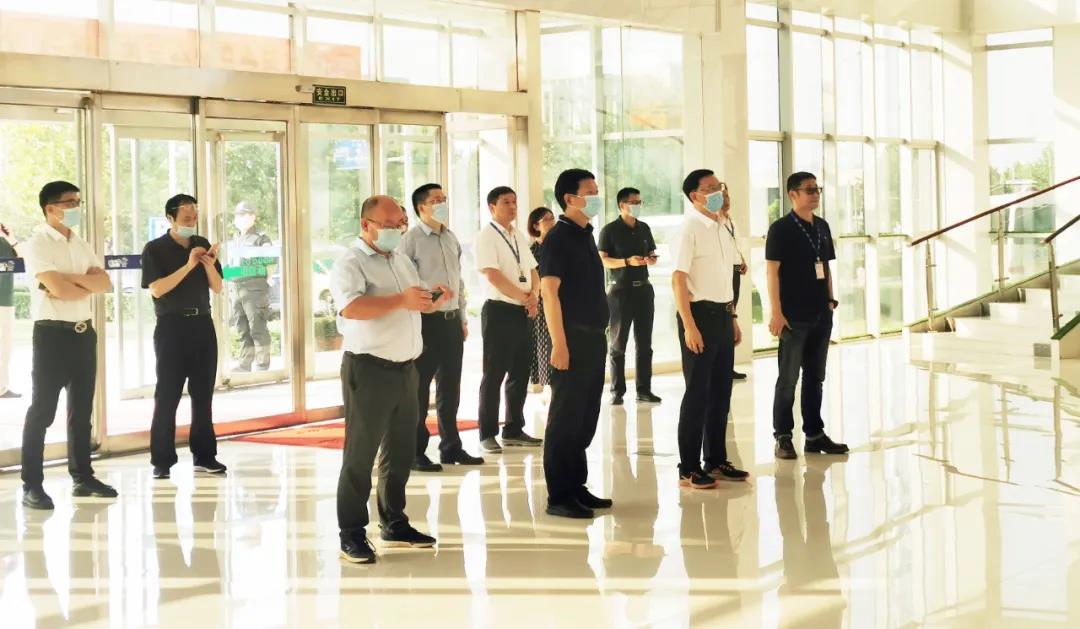 快讯 | 湖北省农业厅副厅长王海涛等向导一行莅临河南28圈乳业集团旅行调研