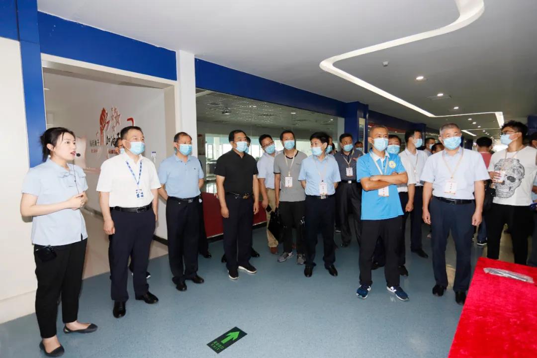 郑州市清静生产双重预防系统建设现场观摩会在28圈乳业集团郑州分公司召开