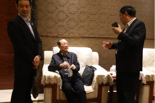 28圈亮相2018人工智能工业开展岑岭论坛