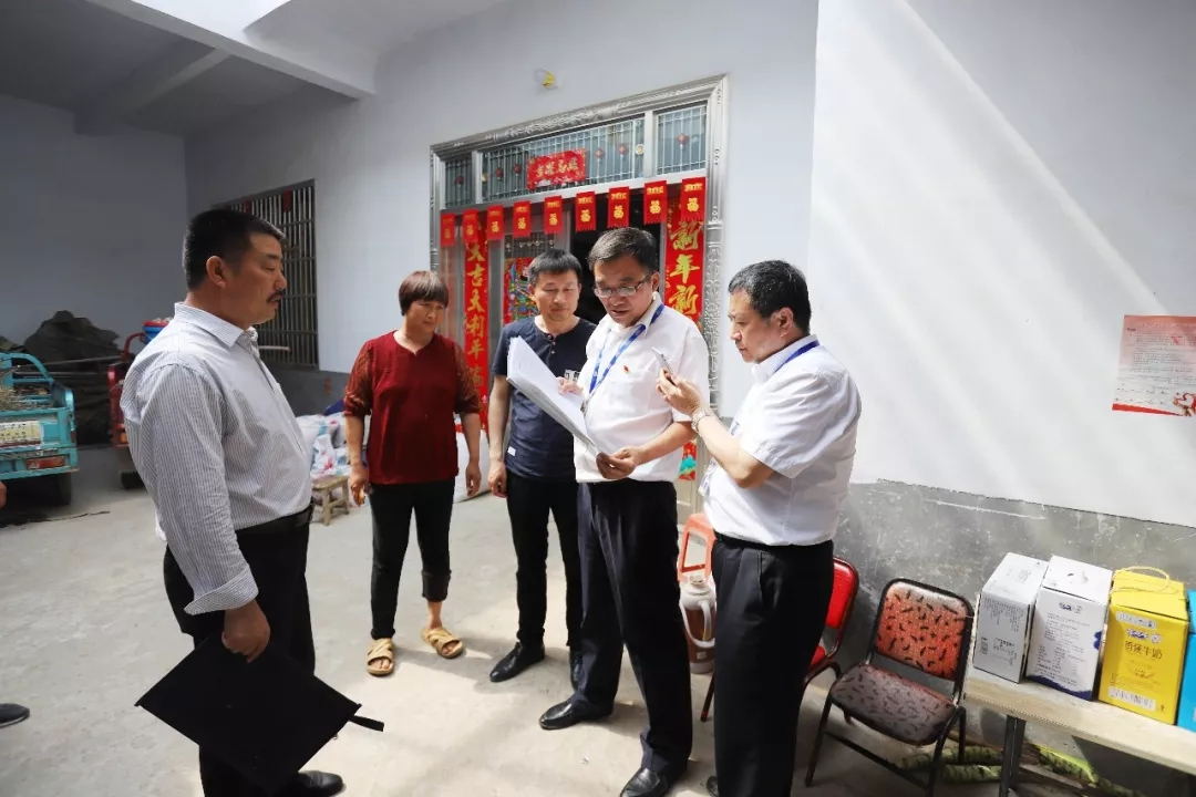 28圈乳业集团走访慰问贫困户 结对帮扶暖人心