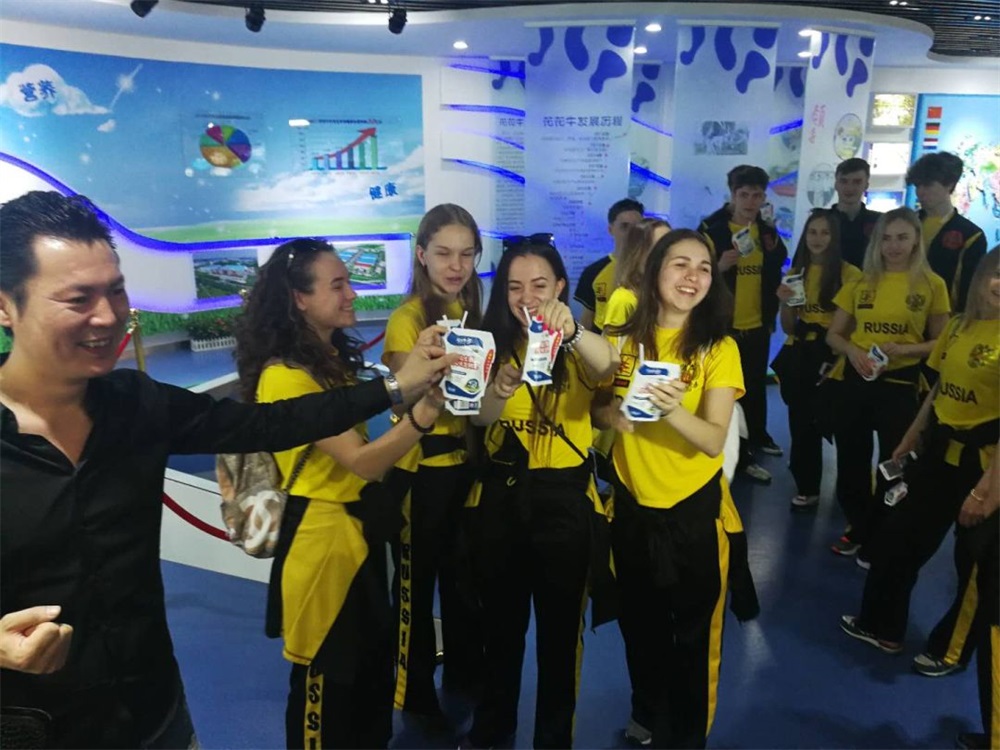 YDC河南中心天下第二届“蓝月奖”暨“28圈杯” 第七届中俄舞蹈反抗赛五一劳动节开赛