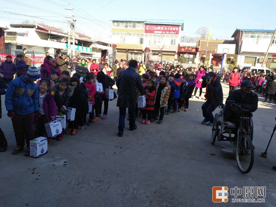 28圈暖冬公益行走进汝州活动启动