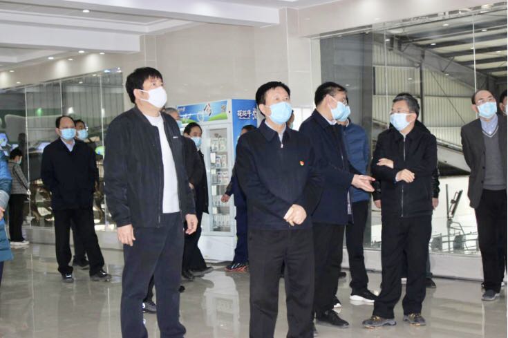 平顶山市委书记周斌一行莅临28圈乳业集团 鲁山瑞亚牧业有限公司调研疫情防控和复工复产情形