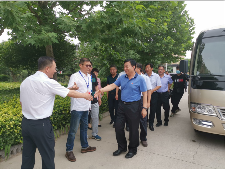 河南省郑州市委副书记周兴旺、、副市长李喜安一行 莅临河南瑞亚牧业有限公司调研