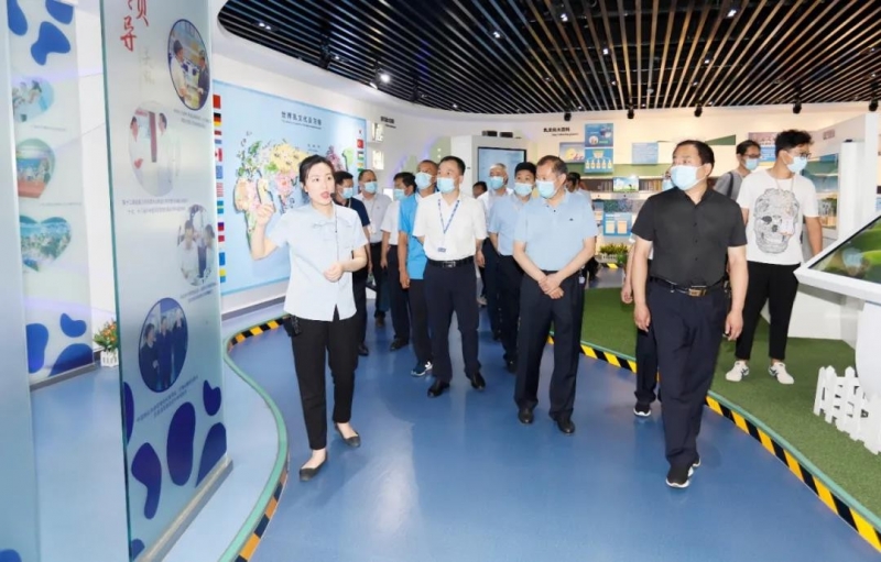 郑州市清静生产双重预防系统建设现场观摩会在28圈乳业集团郑州分公司召开