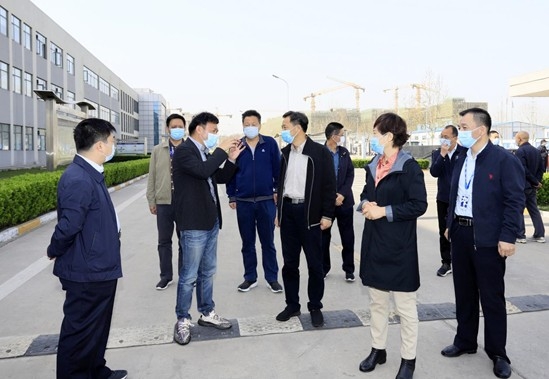 郑州市人大副主任孙黎、、市政府副市长李喜安一行 莅临花花？？埂叭鸵磺俊被疃