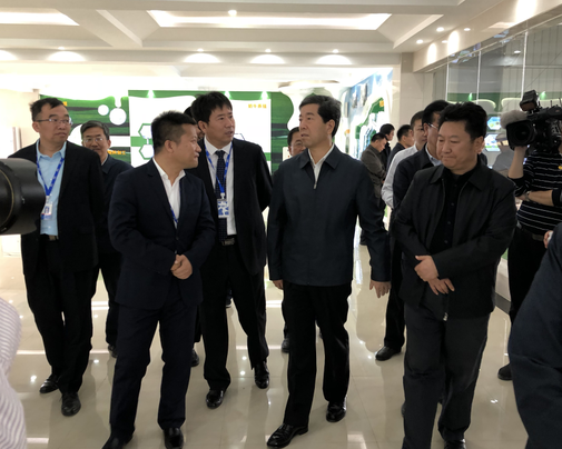 河南省委副书记、省长陈润儿一行莅临 28圈集团鲁山瑞亚牧业有限公司视察调研